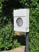 Vorschau: Standbriefkasten Letterman MB mit markantem Bullauge und LED-Licht in dezentem Weiß Vorschau: Standbriefkasten Letterman MB mit markantem Bullauge und LED-Licht in dezentem Weiß