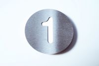 Hausnummer Edelstahl Farbe Weiß 1 Hausnummer Edelstahl Farbe Weiß 1